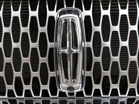 Used 2022 Lincoln Nautilus Reserve w/ Equipment Group 201A image 32