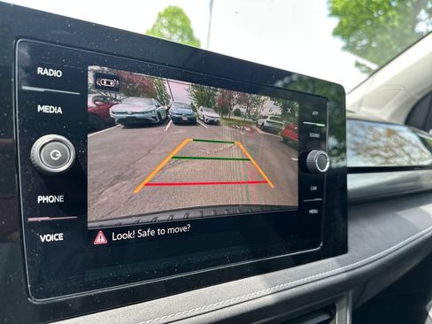 New 2026 Volkswagen Taos SE AWD/4WD image 8