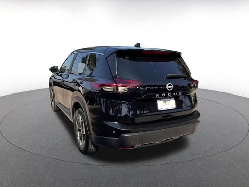 Used 2025 Nissan Rogue SV FWD image 11