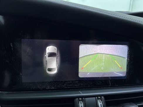 Used 2018 Alfa Romeo Giulia Ti w/ Quick Order Package 22Z Lusso RWD image 4