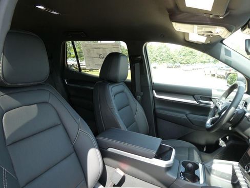 New 2027 GMC Terrain Elevation w/ Elevation Premium Package AWD/4WD image 9
