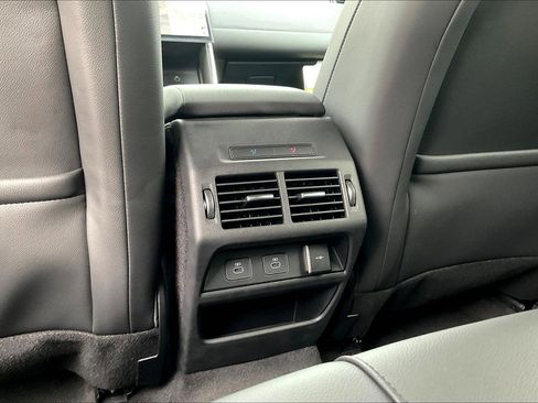 New 2026 Land Rover Discovery Sport Landmark image 21
