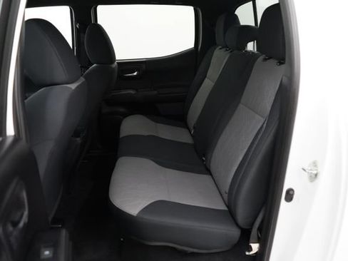 Used 2020 Toyota Tacoma TRD Off-Road w/ Technology Package AWD/4WD image 37