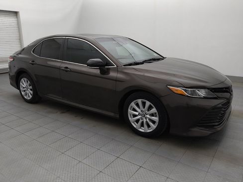Used 2018 Toyota Camry LE w/ Moonroof Package image 11