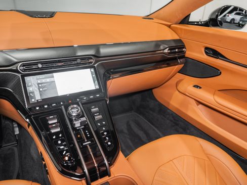 New 2026 Aston Martin V8 Vantage S image 18