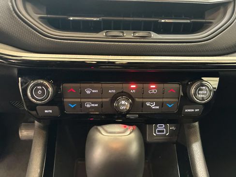 Used 2025 Jeep Compass Trailhawk AWD/4WD image 21