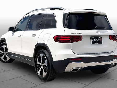 Used 2025 Mercedes-Benz GLB 250 4MATIC image 12
