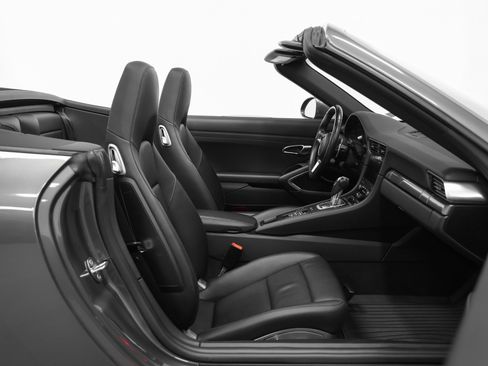 Used 2017 Porsche 911 Carrera S image 33