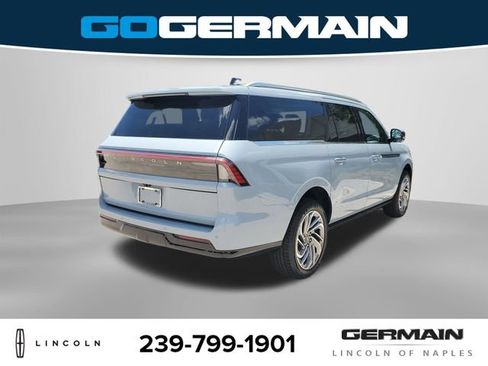 New 2026 Lincoln Navigator L Reserve AWD/4WD image 8