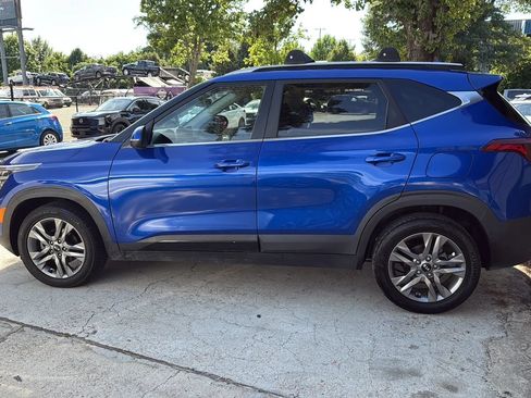 Used 2021 Kia Seltos S FWD image 8