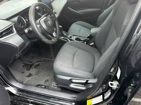 Used 2022 Toyota Corolla LE FWD image 4