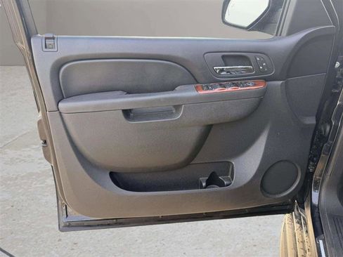 Used 2011 GMC Yukon SLT image 18