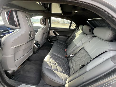 Used 2023 BMW 740i 740i w/ Executive Package image 31