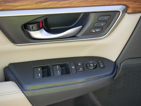 Used 2019 Honda CR-V Touring image 19