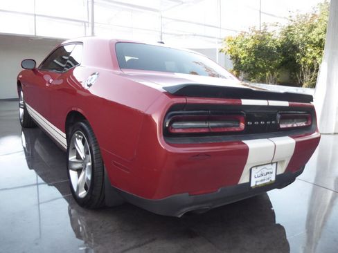 Used 2015 Dodge Challenger SXT w/ Super Sport Group (SS/T) image 8