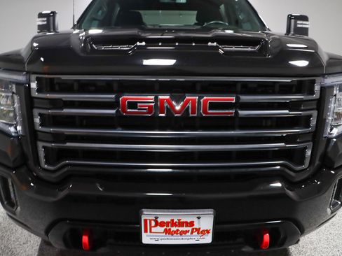 Used 2021 GMC Sierra 2500 AT4 image 4