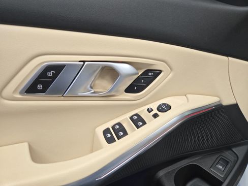 Used 2022 BMW 330i xDrive Sedan w/ Driving Assistance Package image 10