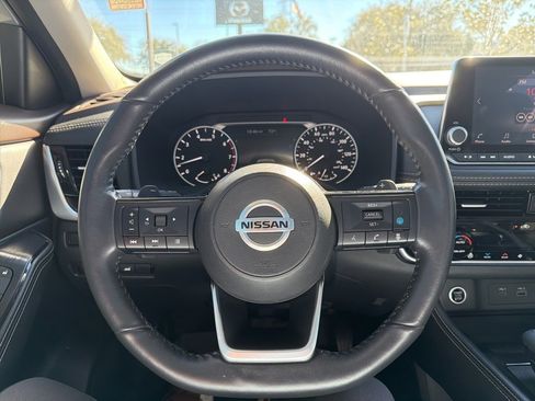 Used 2021 Nissan Rogue SL image 34