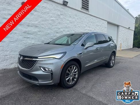 Used 2024 Buick Enclave Avenir FWD image 1