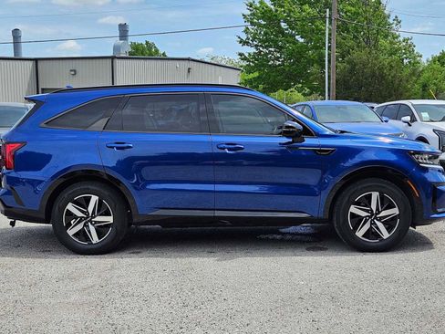 Used 2023 Kia Sorento S image 7