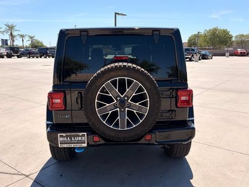 Used 2024 Jeep Wrangler High Altitude AWD/4WD image 7