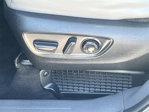 Used 2024 Toyota Sienna XLE image 11