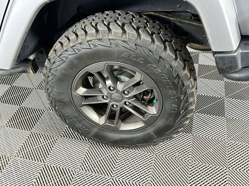 Used 2018 Jeep Wrangler Unlimited Sport AWD/4WD image 36