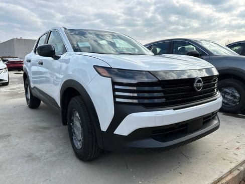 New 2026 Nissan Kicks S image 3