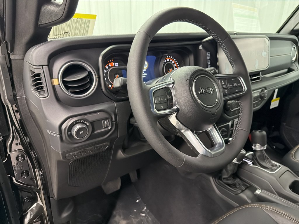 New 2026 Jeep Wrangler Unlimited Sahara AWD/4WD image 17