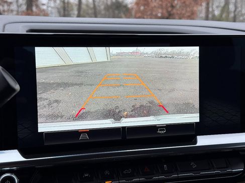 Used 2024 GMC Sierra 1500 Elevation image 32