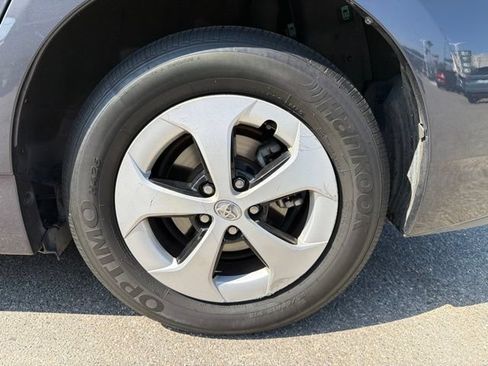 Used 2013 Toyota Prius Three FWD image 22
