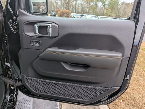 New 2026 Jeep Wrangler Unlimited Sahara AWD/4WD image 34