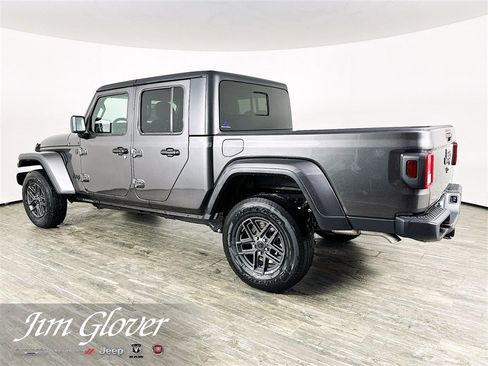 New 2025 Jeep Gladiator Sport image 10