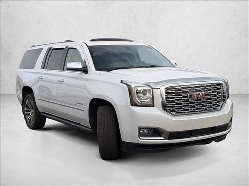 Used 2019 GMC Yukon XL Denali w/ Denali Ultimate Package image 3