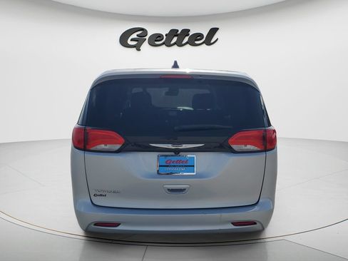Used 2023 Chrysler Voyager LX FWD image 6