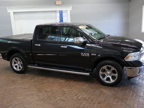 Used 2016 RAM 1500 Laramie w/ Convenience Group AWD/4WD image 9