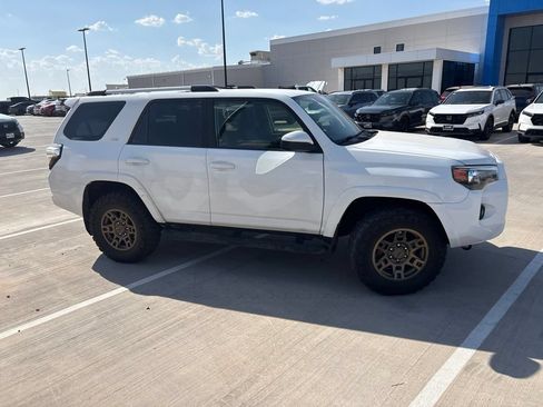 Used 2021 Toyota 4Runner SR5 AWD/4WD image 12