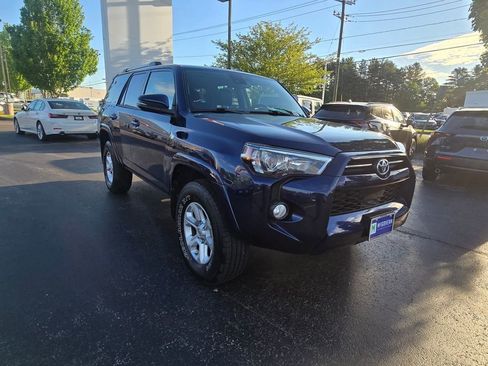 Used 2020 Toyota 4Runner SR5 Premium w/ Moonroof Package AWD/4WD image 11