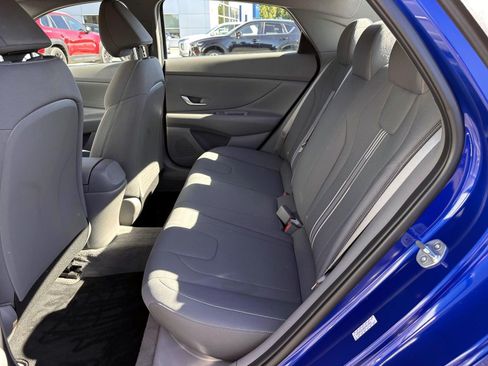 Used 2023 Hyundai Elantra SEL w/ Cargo Package FWD image 13