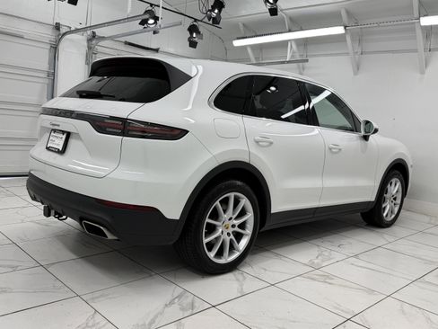 Certified 2023 Porsche Cayenne AWD/4WD image 11