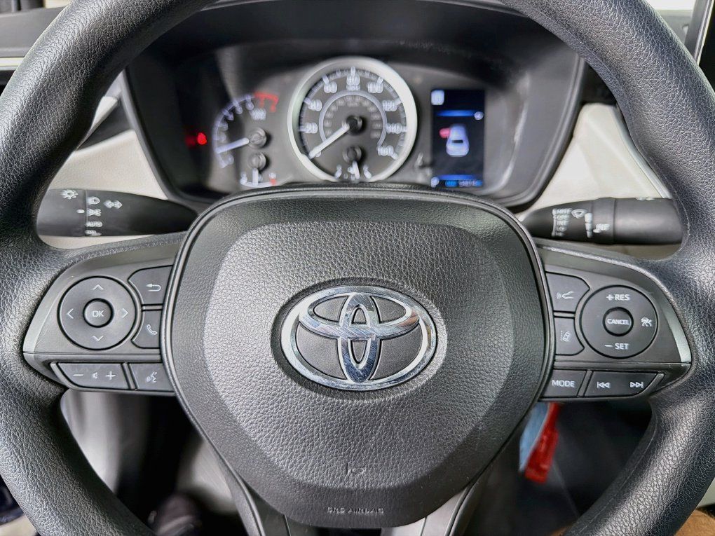 Used 2022 Toyota Corolla LE FWD image 16