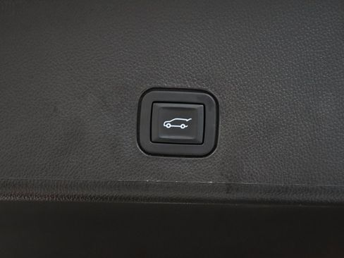 Used 2016 Cadillac SRX Performance w/ Driver Assist Package image 11