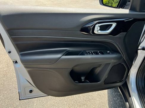 New 2026 Jeep Compass Latitude AWD/4WD image 11