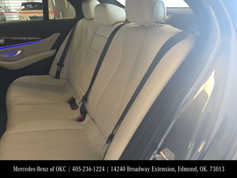 Used 2017 Mercedes-Benz E 300 4MATIC image 16
