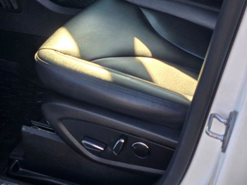 Certified 2022 Lincoln Nautilus AWD w/ Premium Package image 22