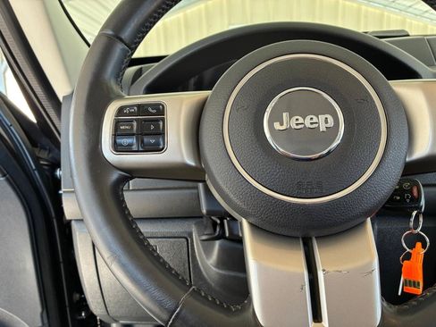 Used 2011 Jeep Liberty Limited Jet AWD/4WD image 24