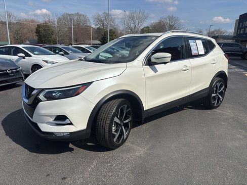 Used 2022 Nissan Rogue Sport SL w/ Premium Package image 8