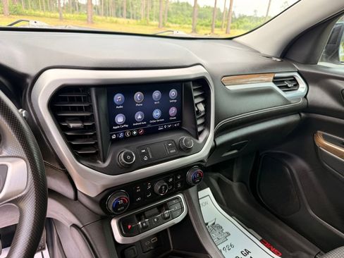 Used 2023 GMC Acadia SLE w/ Driver Convenience Package FWD image 14