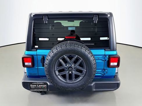 Used 2024 Jeep Wrangler Sport S image 6