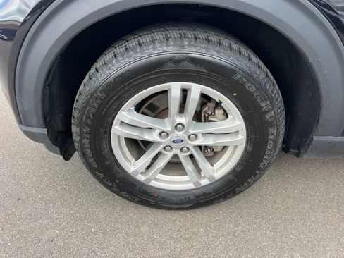 Used 2023 Ford Explorer XLT w/ Equipment Group 202A AWD/4WD image 9